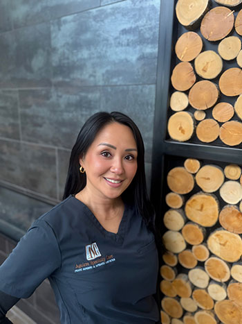 Suzy Kim, Front Desk Coordinator